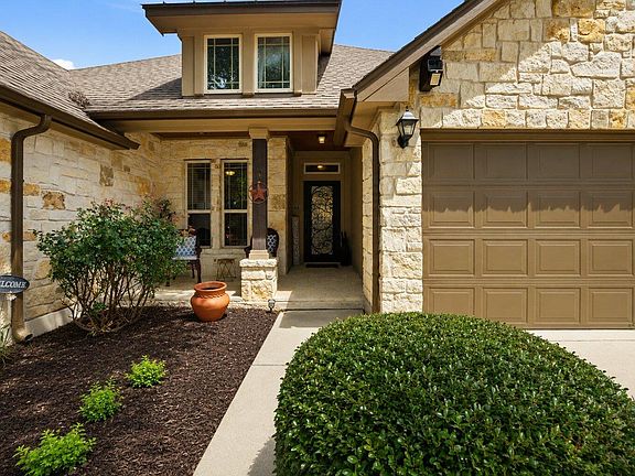 5th image of 404 Grosseto Ln