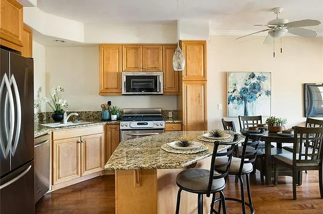 21345 Hawthorne Blvd — Photo 4