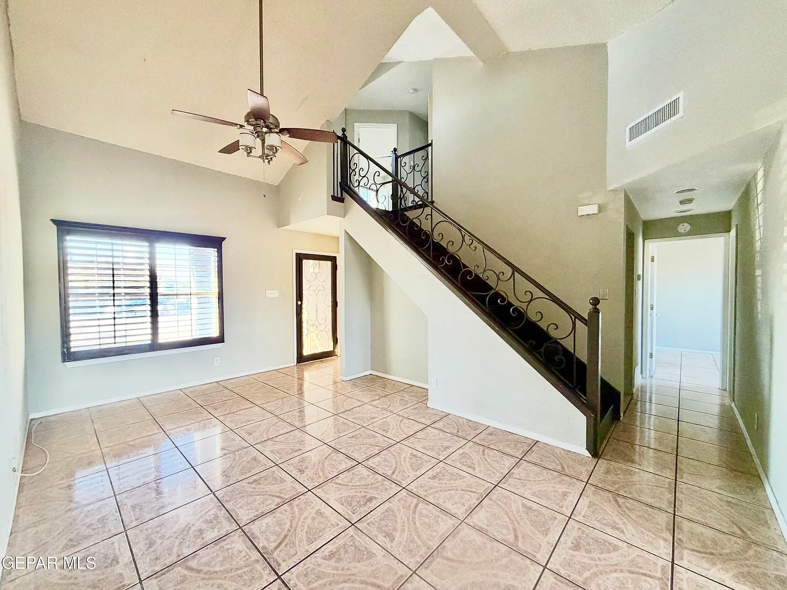 4 bed, 2.0 bath, 1435 sqft, $1,600 — Photo 4
