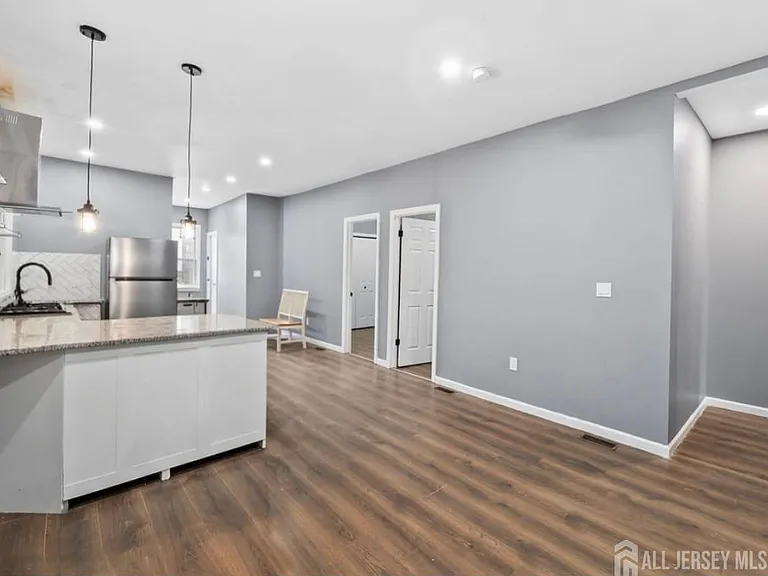 487 S 17th St #1 — Photo 2