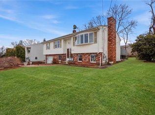 84 N View Ave, Cranston, RI 02920