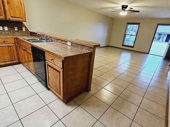4th image of 5158 Garland Dr #A