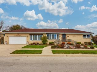 9000 Oleander Ave, Morton Grove, IL 60053