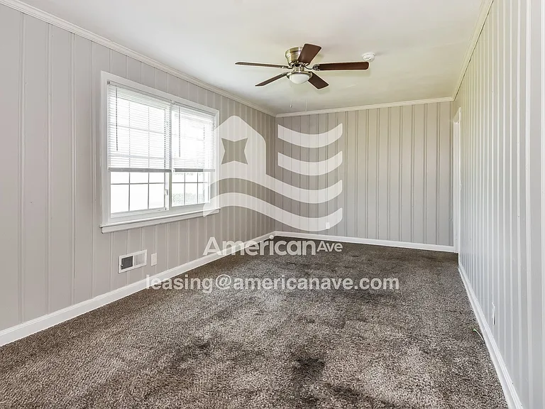 1587_013_wm_-_bedroom_12984377.jpg