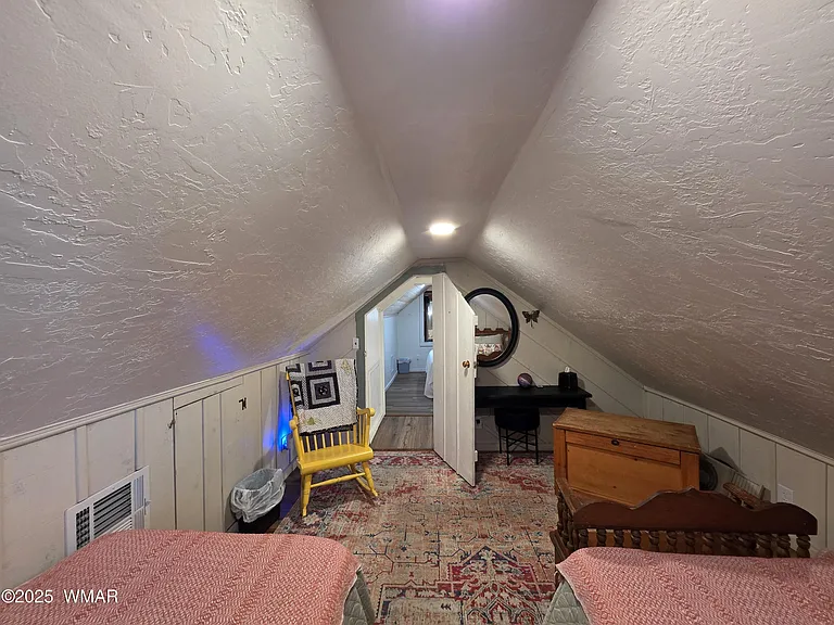 1468 W Walnut Ln — Photo 24