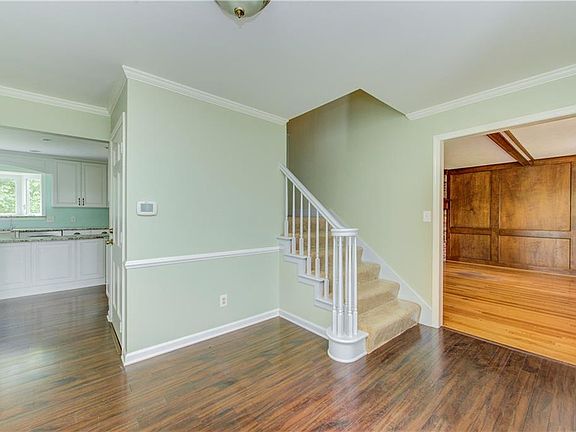 3rd image of 8650 Green Braes South Dr