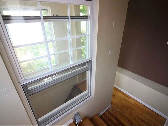 3rd image of 194 Bedford Ave #2A