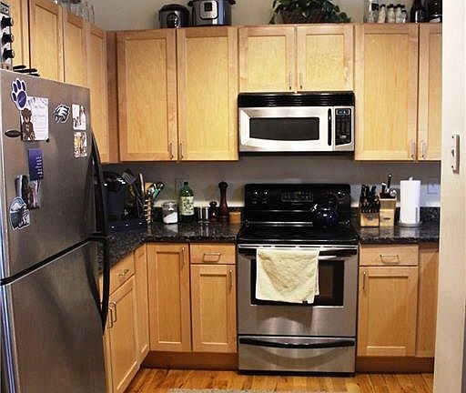 3rd image of 75 Eagle St #23C