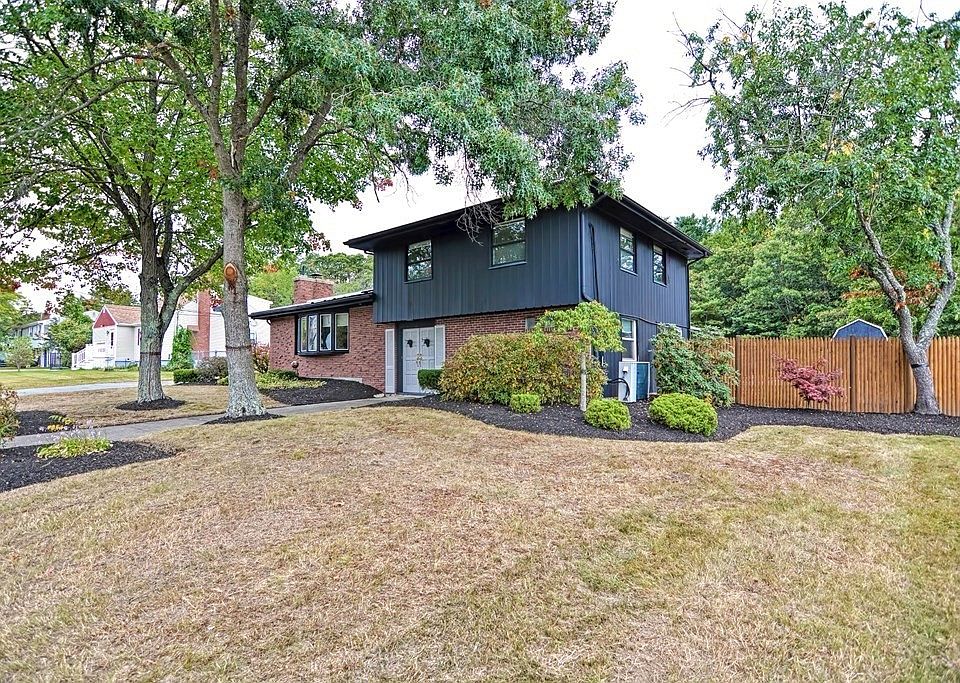 1st image of 34 Mahoney Ave
