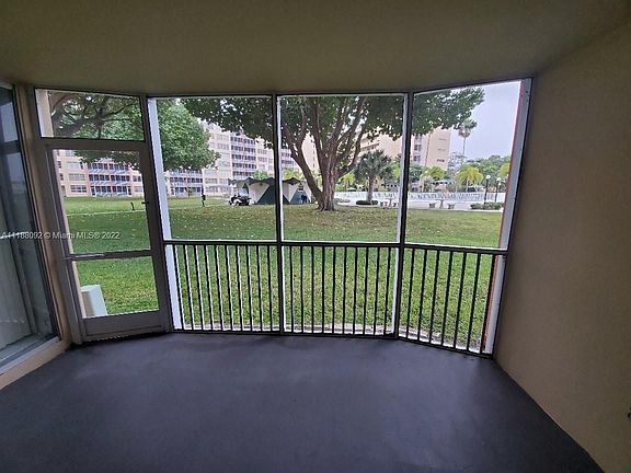 3rd image of 1750 NE 191st St #105