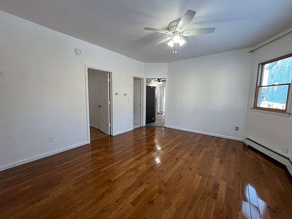 3rd image of 192 Queen Anne Rd Floor 1