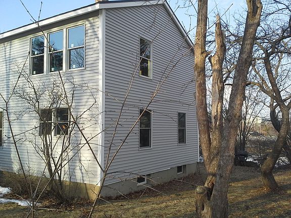 4th image of 296 Leslie Dr