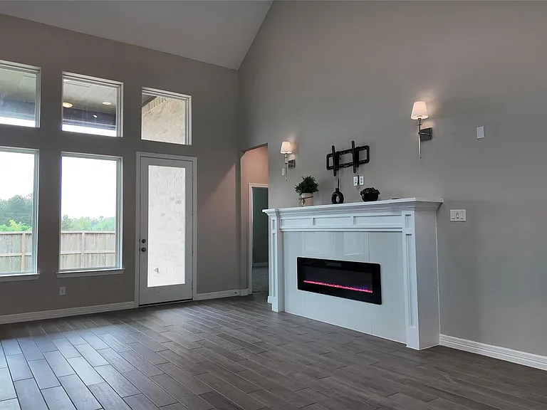 360 Mallorn Ln — Photo 9