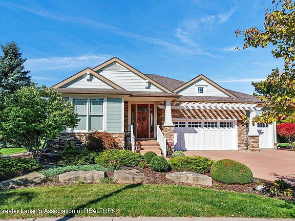 2nd image of 634 Aquila Dr