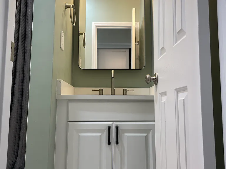 98 Bright St #2R — Photo 20