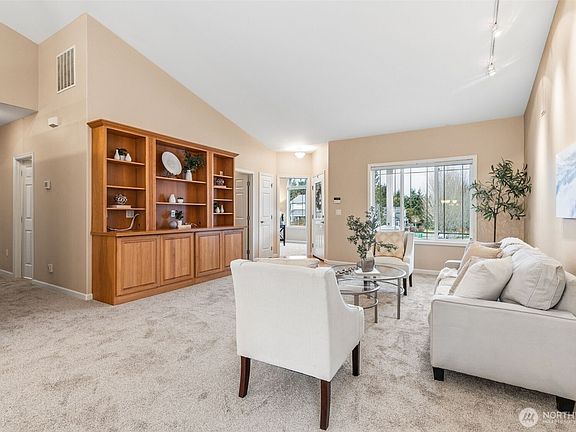 5th image of 3202 Sugar Loaf Street SE
