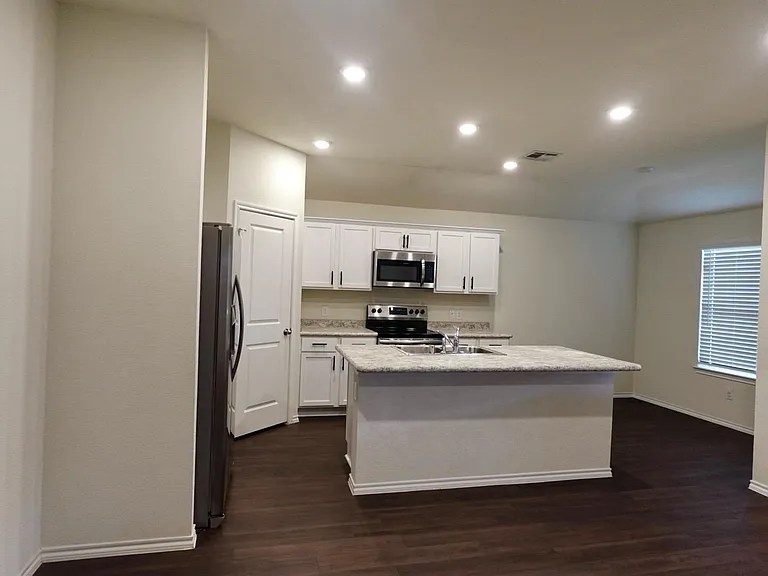 3625 Cody Ln — Photo 13