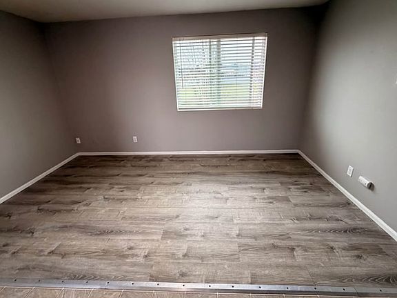4th image of 306 15th St SE #1