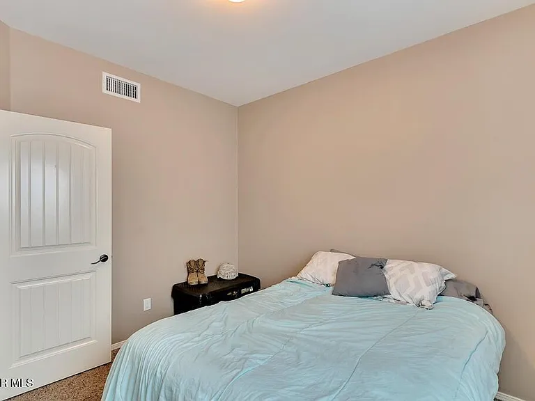 12921 Hueco Cave Dr — Photo 31