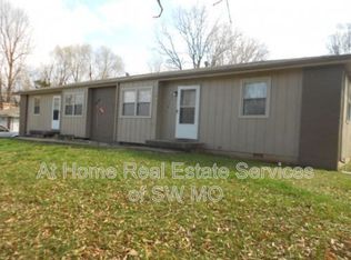 1154A S Oak Park Ave, Springfield, MO 65802