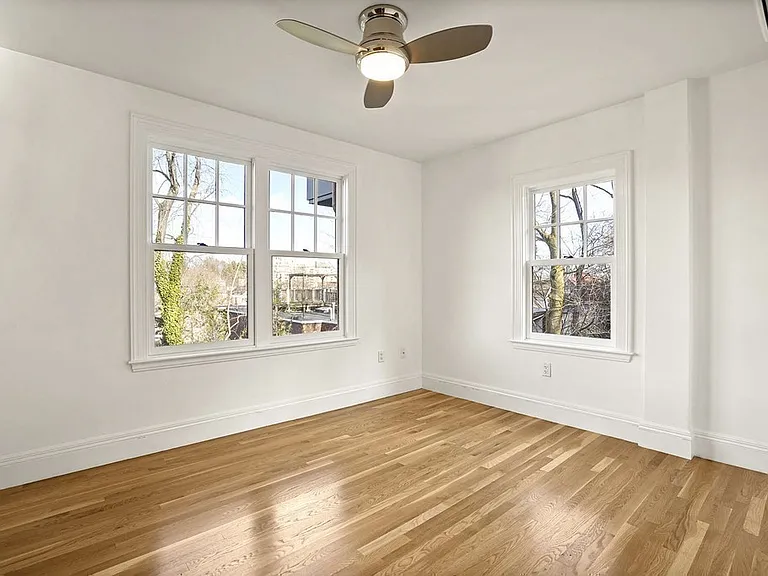 165 Winthrop Rd #D — Photo 36