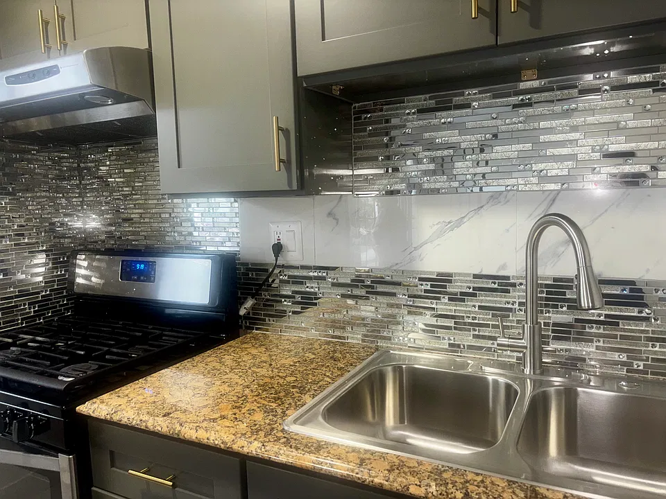 341 S Harvard Blvd #8
