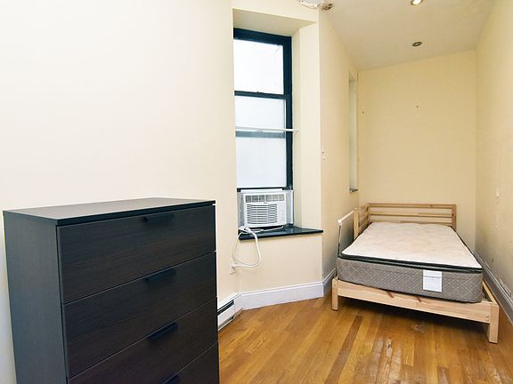 5th image of 216 W 108th St #33E