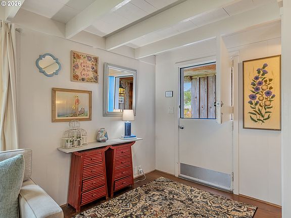4th image of 2515 Sunset Blvd
