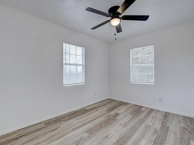 12250 E Post Oak Rd — Photo 10