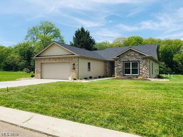 1st image of 294 Valley View Dr