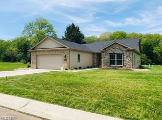 294 Valley View Dr, Weirton, WV