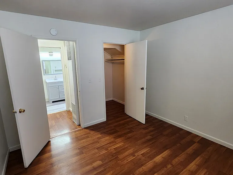Park Villa Apartments — Photo 37