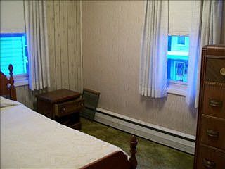 4th image of 438 W Pine St
