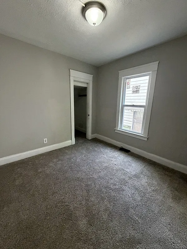 2 bed, 1.0 bath, 973 sqft, $1,100 — Photo 4