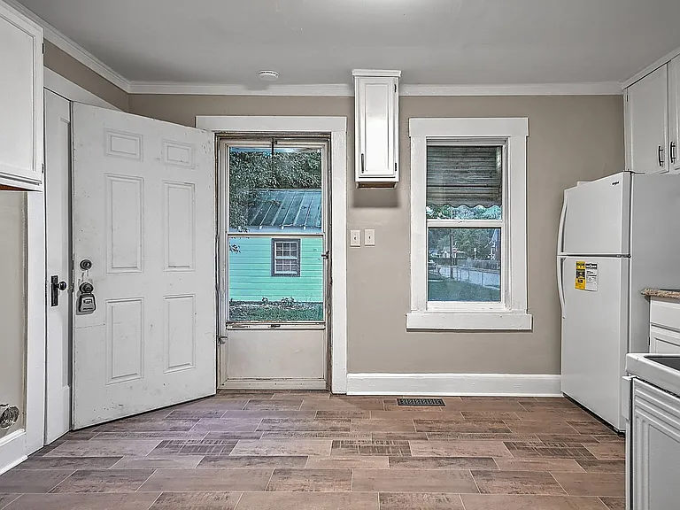 1630 Park St — Photo 13