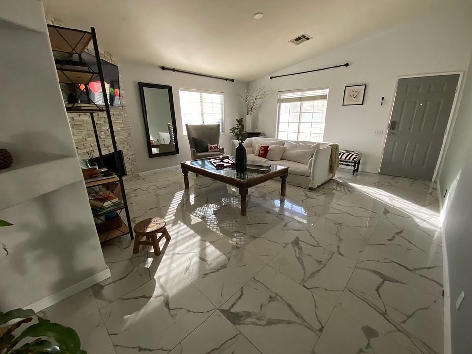 1st image of 77865 Avenida Montezuma