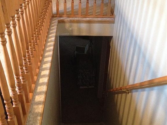 3rd image of 2405 N Yosemite Ct