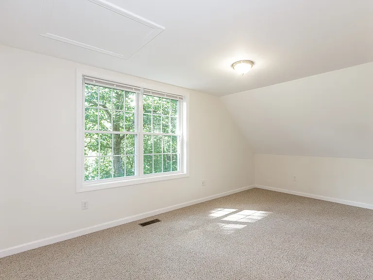 4 Jessica Ln #4A — Photo 29