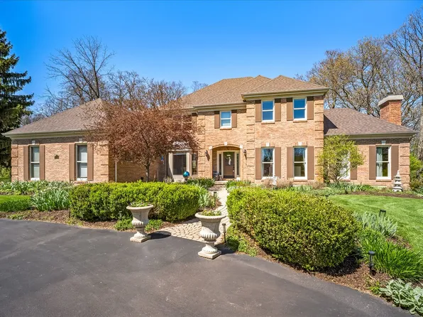 41W668 Hunters Hill Dr, St Charles, IL 60175