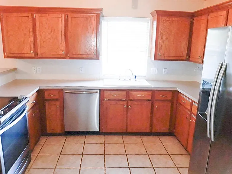 1908 Ironhorse Cir — Photo 3