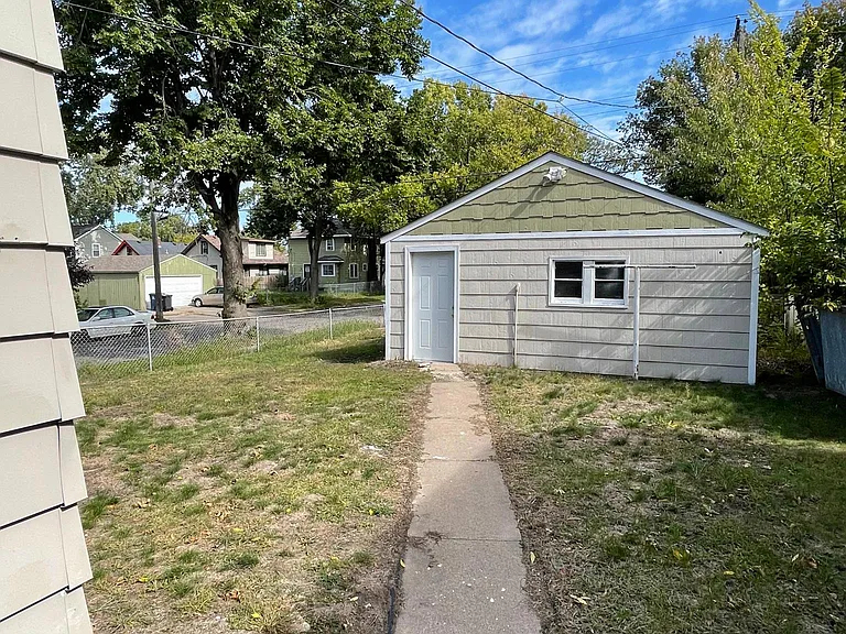 Detached Garage