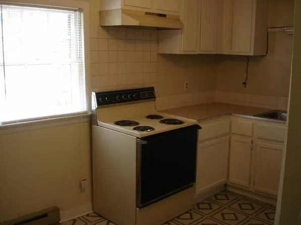 8040 Ardmore Rd, Norfolk, VA 23518