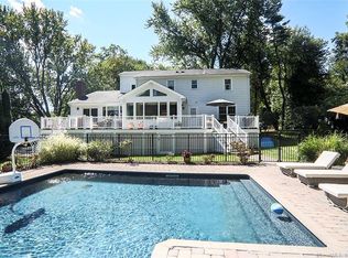 39 Weatherbell Dr, Norwalk, CT 06851