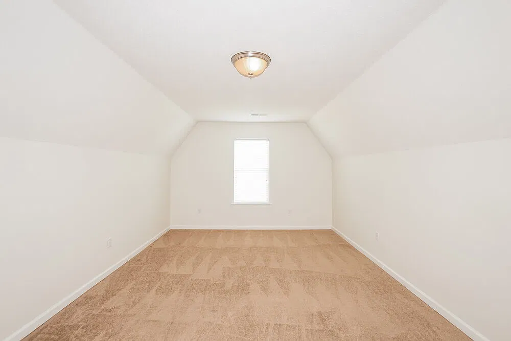 4 bed, 3.0 bath, 2391 sqft, $2,330 — Photo 2