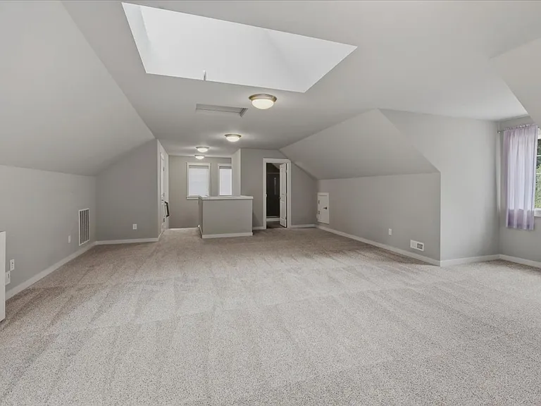 21384 NE 9th Pl — Photo 24