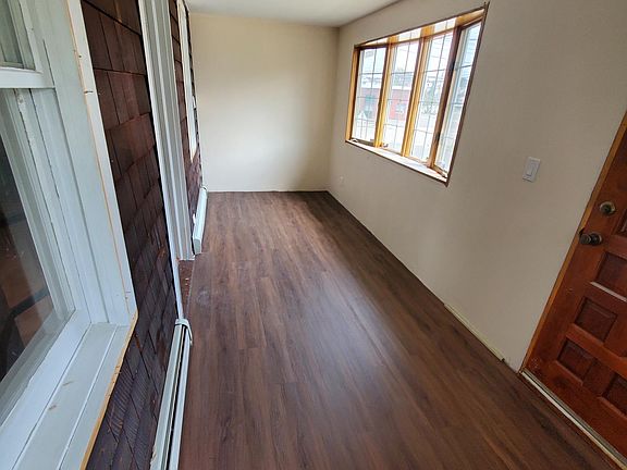 4th image of 147 Rutland Ave Floor 1