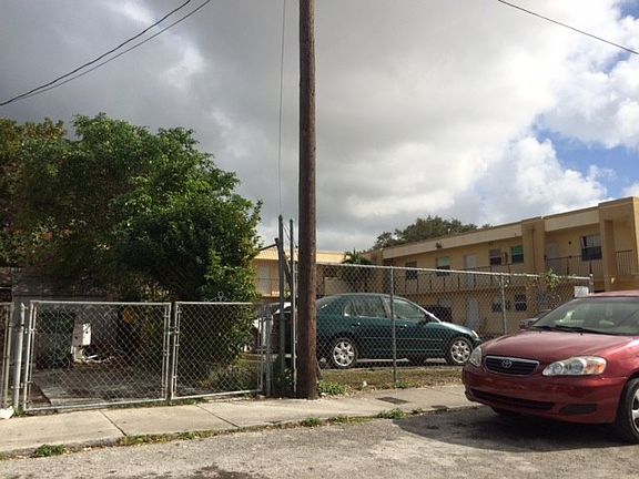 2nd image of 2721 NW 23rd Ct APT 9