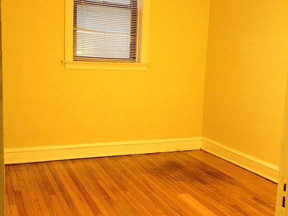 2nd image of 6437 N Hamilton Ave #Garden