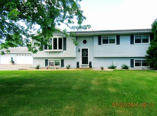 N3282 Deerview Ct, Waupaca, WI 54981