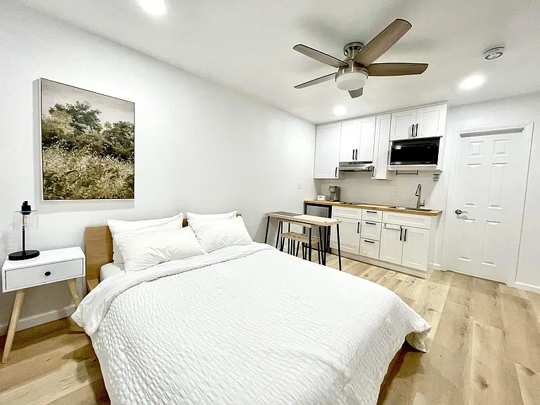 6002 Oliva Ave — Photo 1